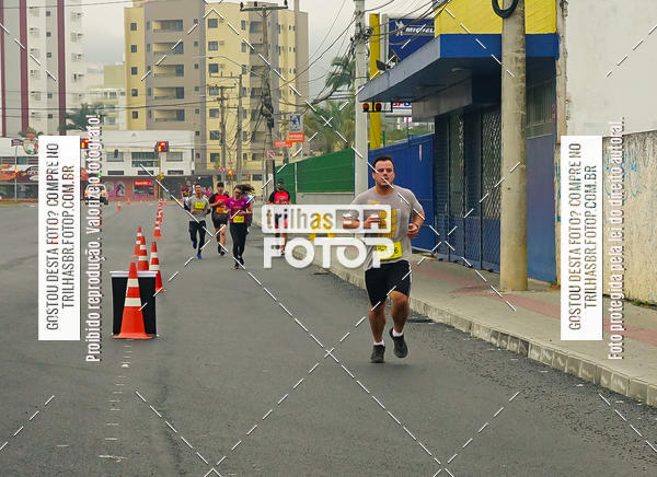 Buy your photos of the eventMeia Maratona de Blumenau on Fotop