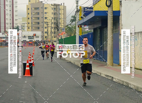 Buy your photos of the eventMeia Maratona de Blumenau on Fotop