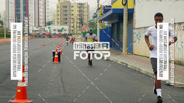 Buy your photos of the eventMeia Maratona de Blumenau on Fotop