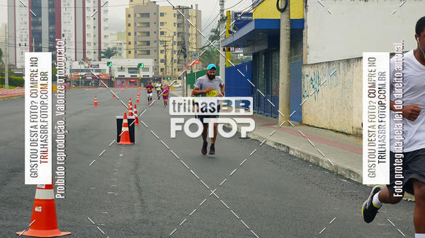 Buy your photos of the eventMeia Maratona de Blumenau on Fotop