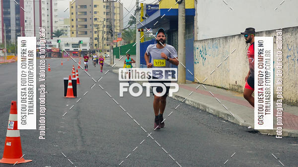 Buy your photos of the eventMeia Maratona de Blumenau on Fotop