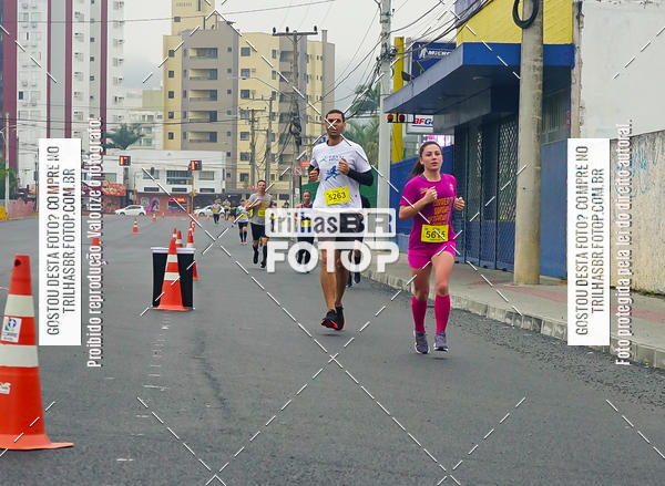 Buy your photos of the eventMeia Maratona de Blumenau on Fotop