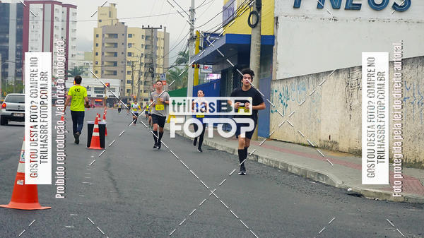 Buy your photos of the eventMeia Maratona de Blumenau on Fotop