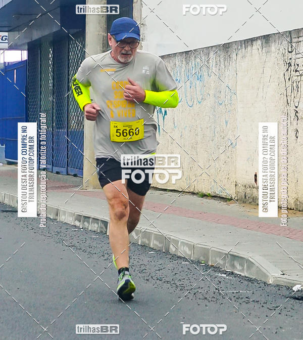 Buy your photos of the eventMeia Maratona de Blumenau on Fotop