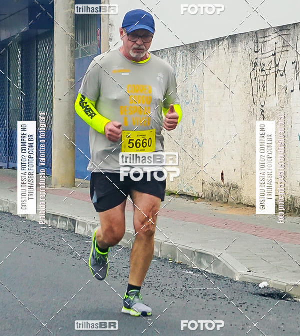 Buy your photos of the eventMeia Maratona de Blumenau on Fotop