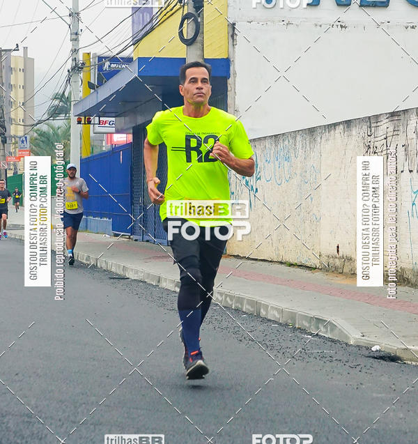 Buy your photos of the eventMeia Maratona de Blumenau on Fotop