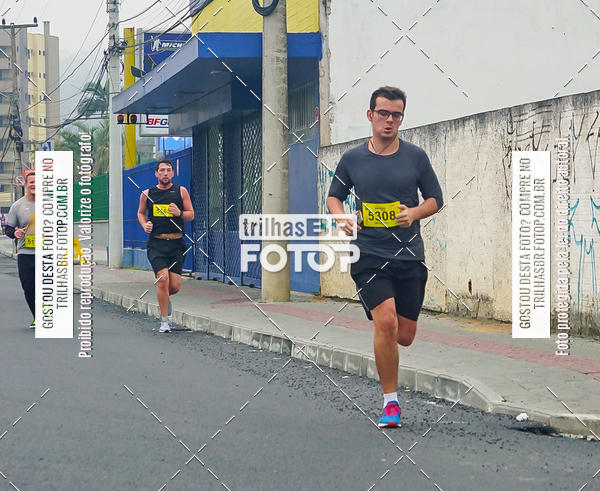 Buy your photos of the eventMeia Maratona de Blumenau on Fotop