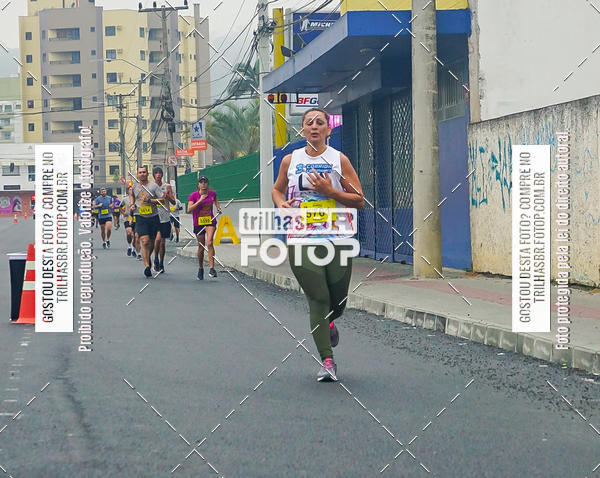 Buy your photos of the eventMeia Maratona de Blumenau on Fotop