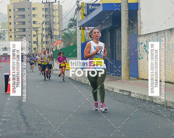 Buy your photos of the eventMeia Maratona de Blumenau on Fotop