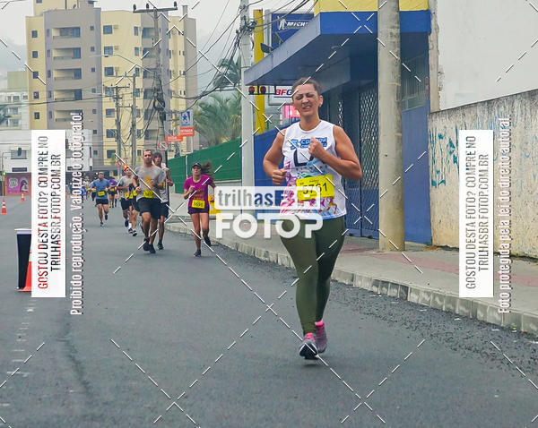 Buy your photos of the eventMeia Maratona de Blumenau on Fotop