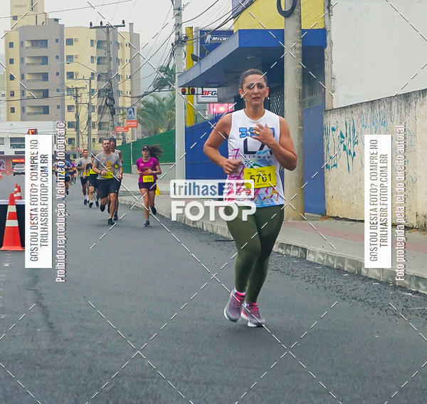 Buy your photos of the eventMeia Maratona de Blumenau on Fotop