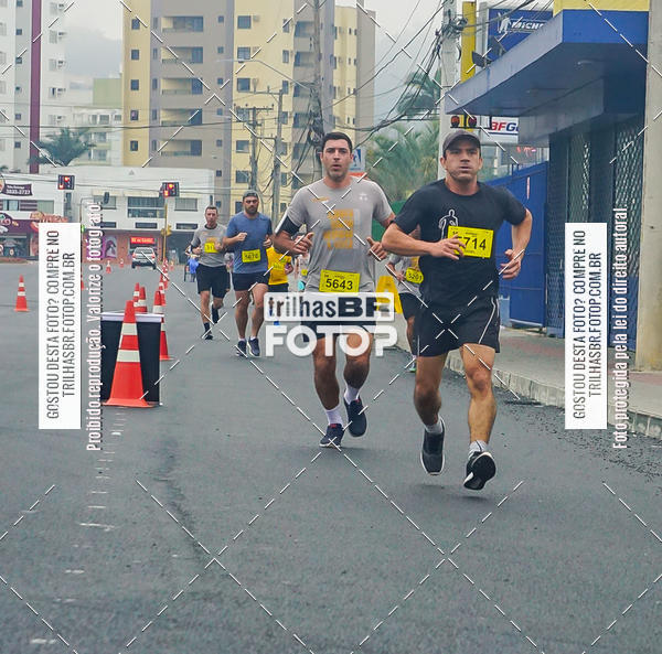 Buy your photos of the eventMeia Maratona de Blumenau on Fotop
