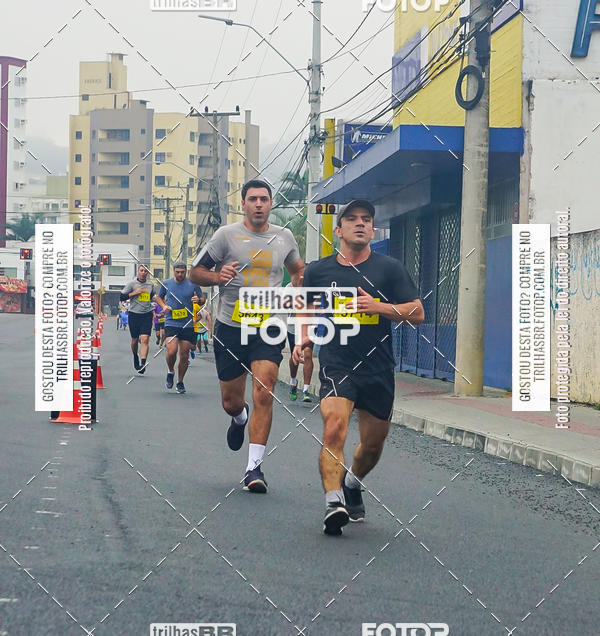Buy your photos of the eventMeia Maratona de Blumenau on Fotop
