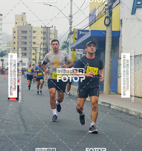 Buy your photos of the eventMeia Maratona de Blumenau on Fotop