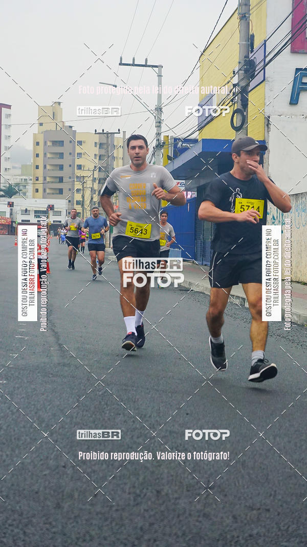 Buy your photos of the eventMeia Maratona de Blumenau on Fotop