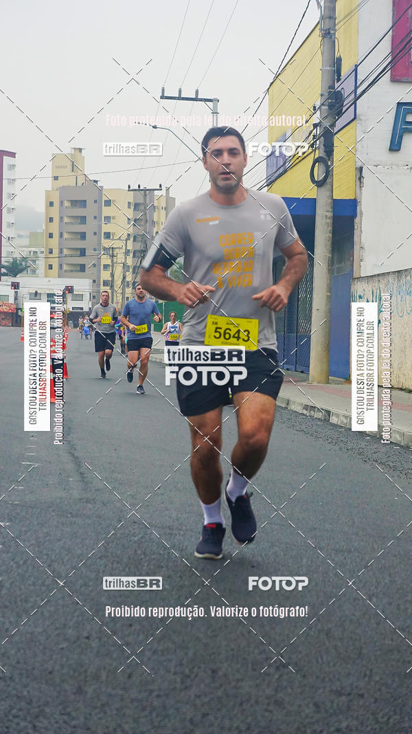 Buy your photos of the eventMeia Maratona de Blumenau on Fotop