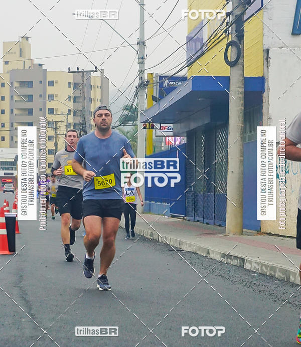 Buy your photos of the eventMeia Maratona de Blumenau on Fotop
