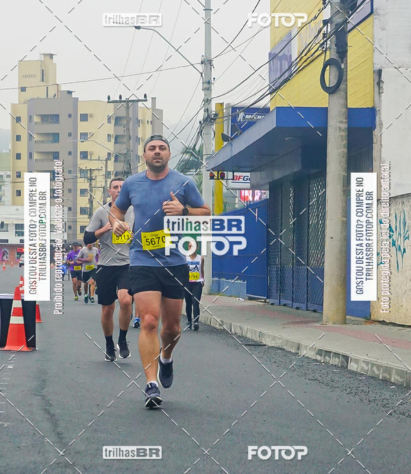 Buy your photos of the eventMeia Maratona de Blumenau on Fotop