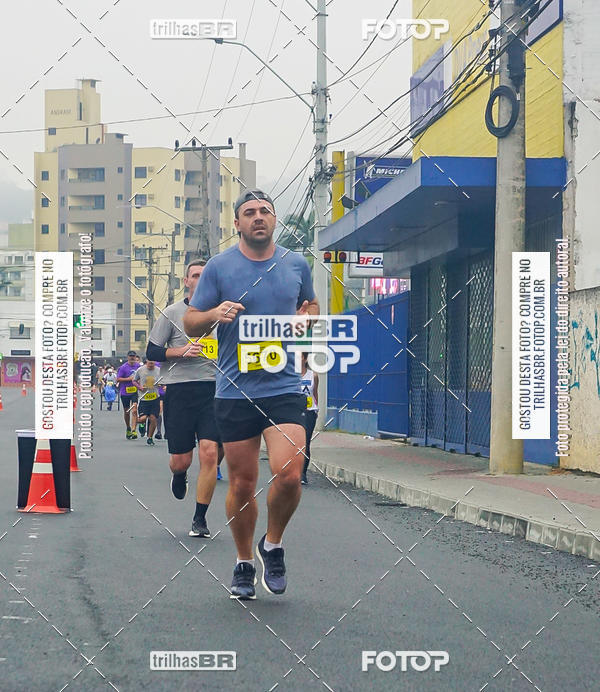 Buy your photos of the eventMeia Maratona de Blumenau on Fotop