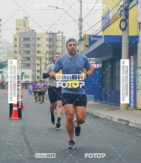 Buy your photos of the eventMeia Maratona de Blumenau on Fotop