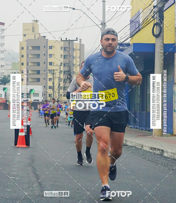 Buy your photos of the eventMeia Maratona de Blumenau on Fotop