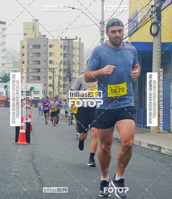 Buy your photos of the eventMeia Maratona de Blumenau on Fotop