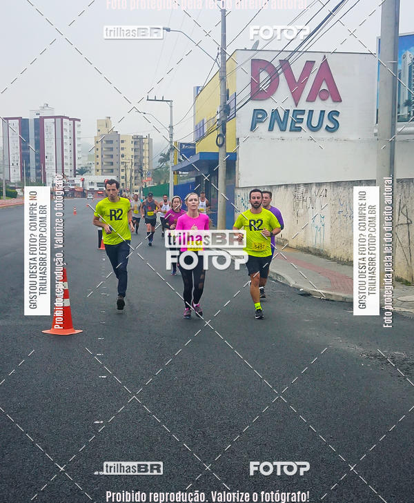 Buy your photos of the eventMeia Maratona de Blumenau on Fotop