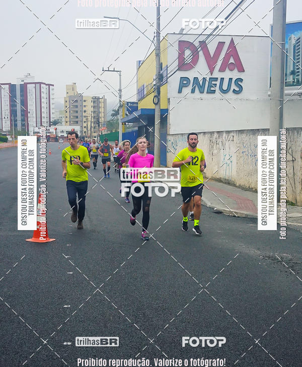 Buy your photos of the eventMeia Maratona de Blumenau on Fotop