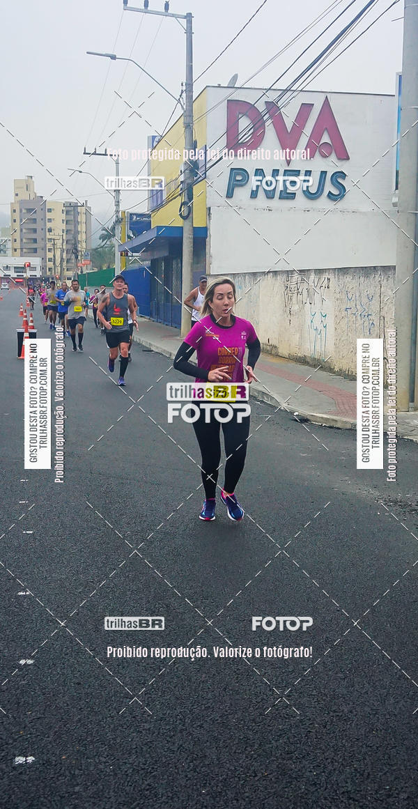 Buy your photos of the eventMeia Maratona de Blumenau on Fotop