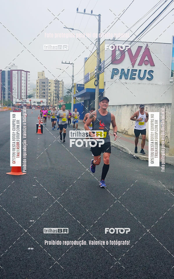 Buy your photos of the eventMeia Maratona de Blumenau on Fotop