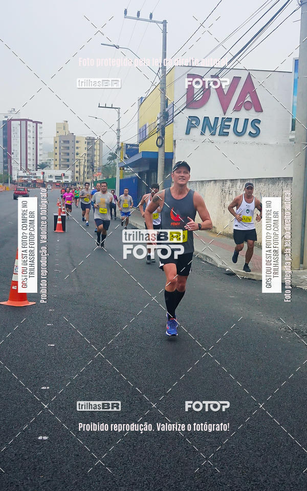 Buy your photos of the eventMeia Maratona de Blumenau on Fotop