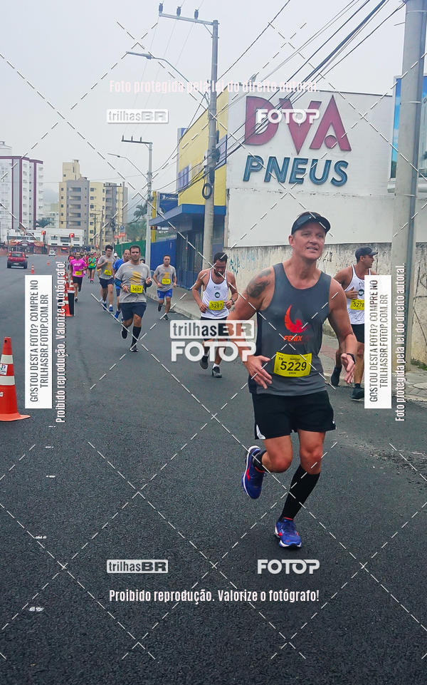 Buy your photos of the eventMeia Maratona de Blumenau on Fotop
