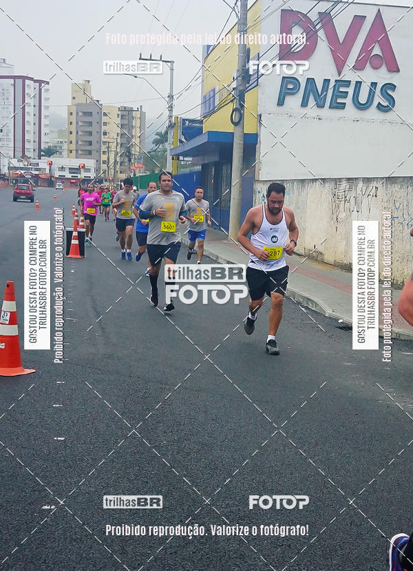 Buy your photos of the eventMeia Maratona de Blumenau on Fotop