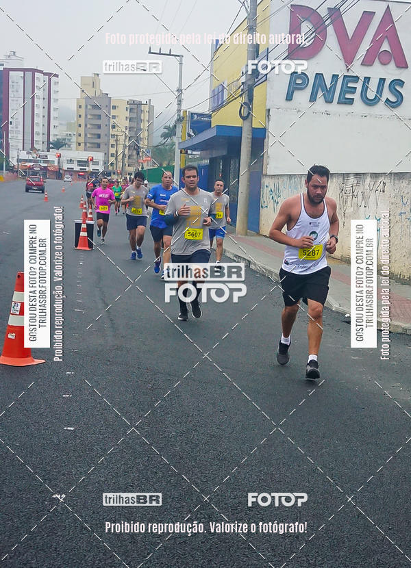 Buy your photos of the eventMeia Maratona de Blumenau on Fotop