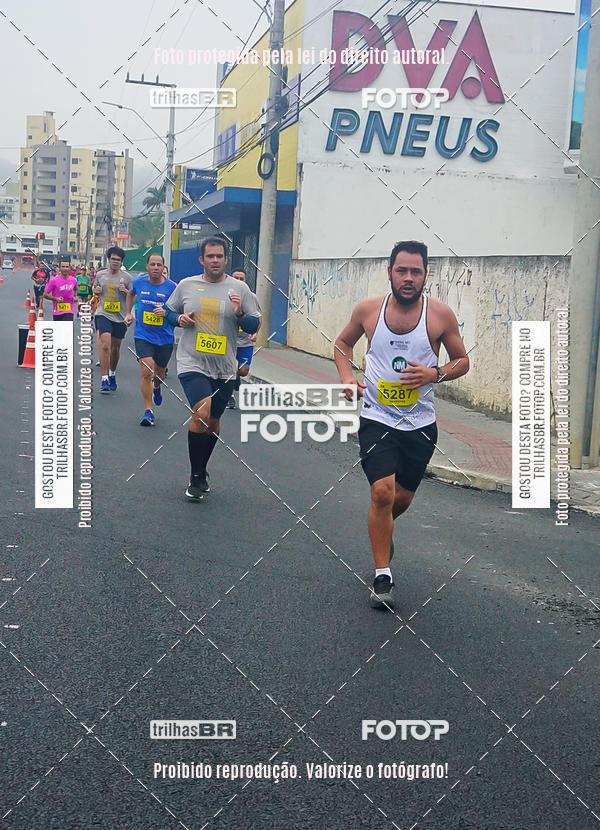 Buy your photos of the eventMeia Maratona de Blumenau on Fotop