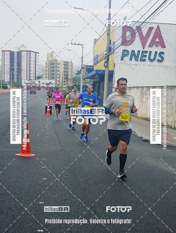 Buy your photos of the eventMeia Maratona de Blumenau on Fotop