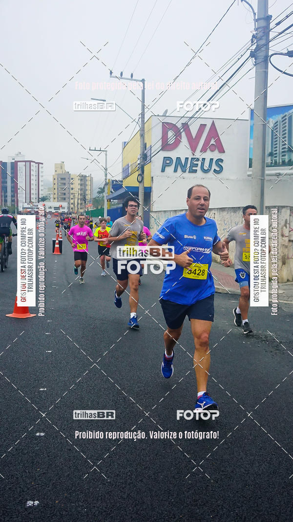Buy your photos of the eventMeia Maratona de Blumenau on Fotop