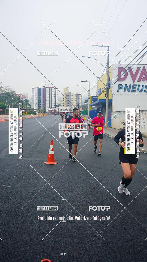 Buy your photos of the eventMeia Maratona de Blumenau on Fotop