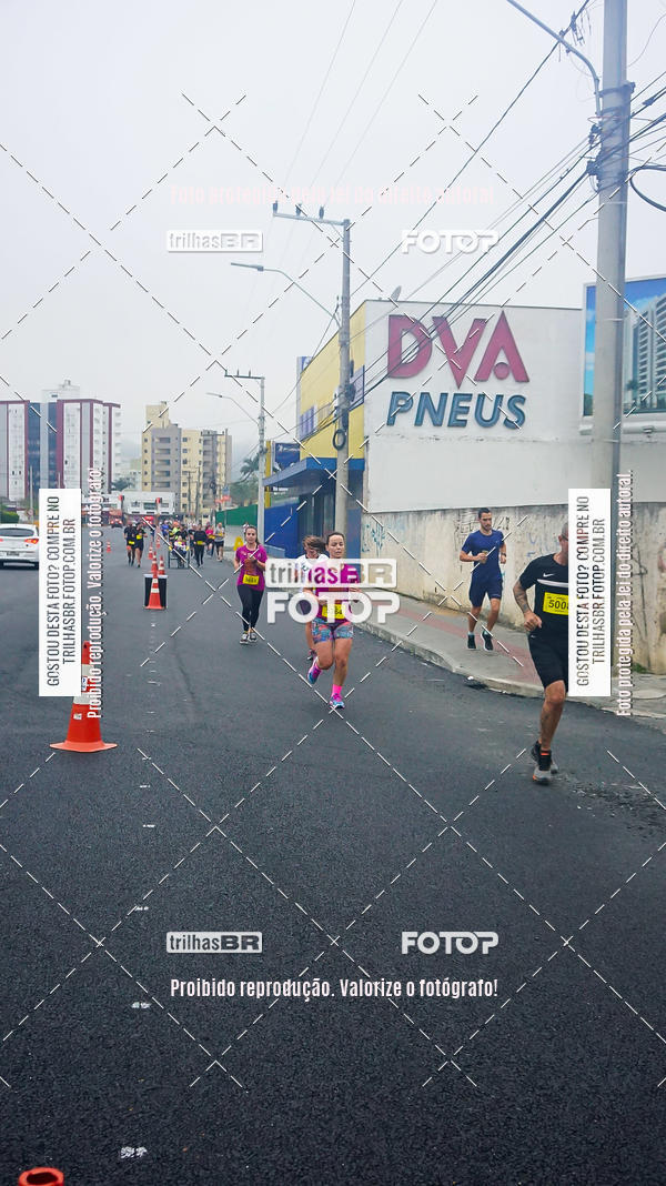 Buy your photos of the eventMeia Maratona de Blumenau on Fotop