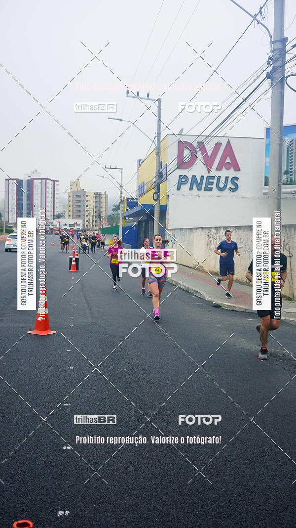Buy your photos of the eventMeia Maratona de Blumenau on Fotop