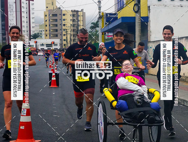 Buy your photos of the eventMeia Maratona de Blumenau on Fotop