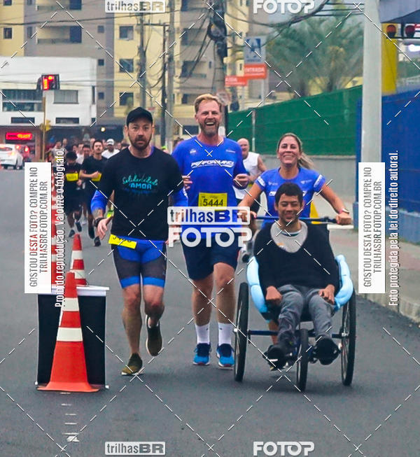 Buy your photos of the eventMeia Maratona de Blumenau on Fotop