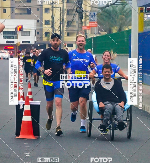 Buy your photos of the eventMeia Maratona de Blumenau on Fotop