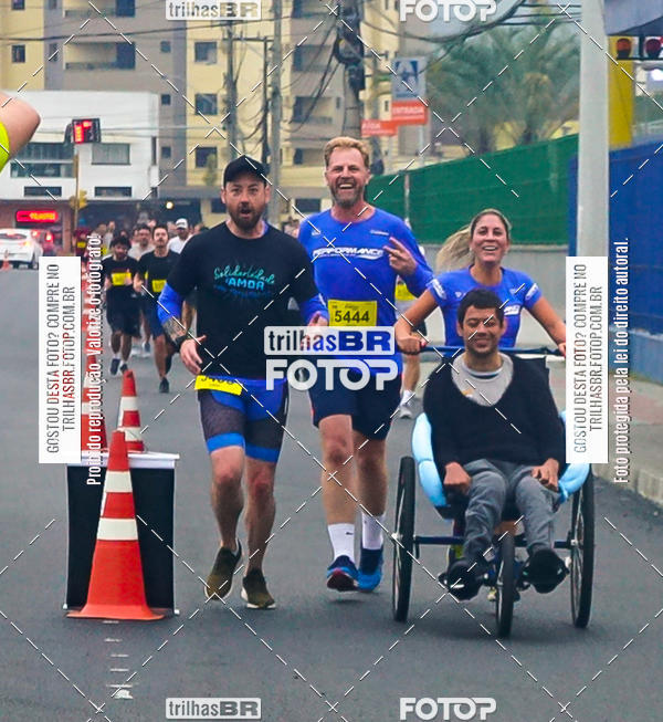 Buy your photos of the eventMeia Maratona de Blumenau on Fotop