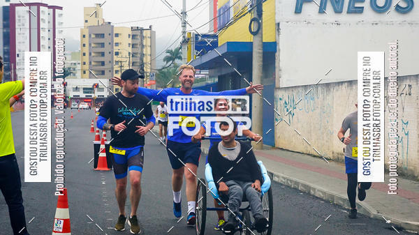Buy your photos of the eventMeia Maratona de Blumenau on Fotop