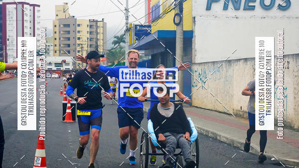 Buy your photos of the eventMeia Maratona de Blumenau on Fotop