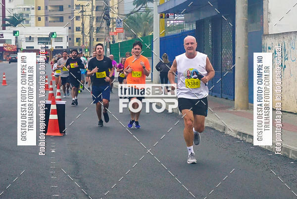 Buy your photos of the eventMeia Maratona de Blumenau on Fotop