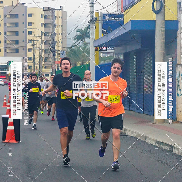 Buy your photos of the eventMeia Maratona de Blumenau on Fotop