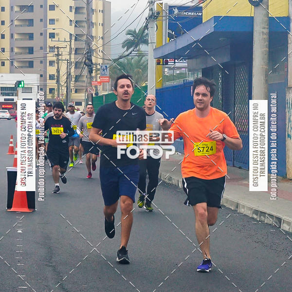 Buy your photos of the eventMeia Maratona de Blumenau on Fotop