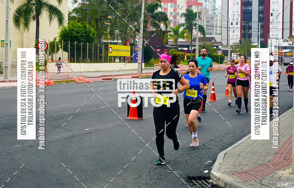 Buy your photos of the eventMeia Maratona de Blumenau on Fotop